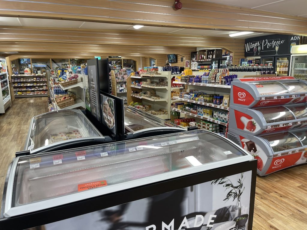 Village Store Kelling Heath - Deaf Camping